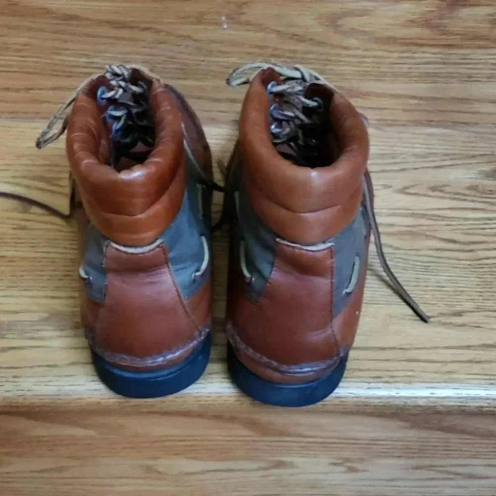 St‎ John's Bay 9M brown/green boots Retro Classic